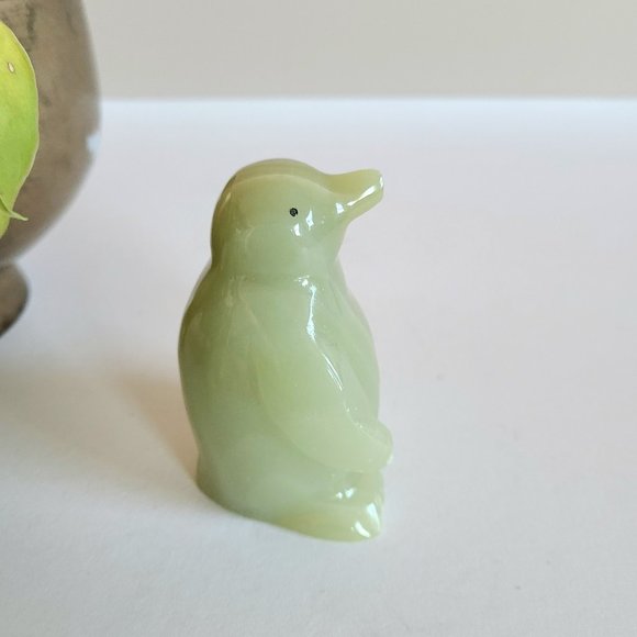 Stone penguin figurine. - Picture 4 of 8